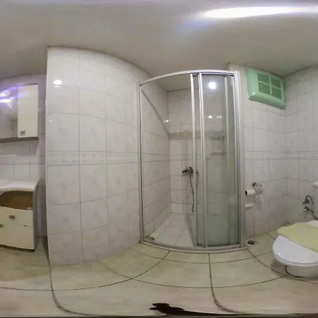Apartament Adora *